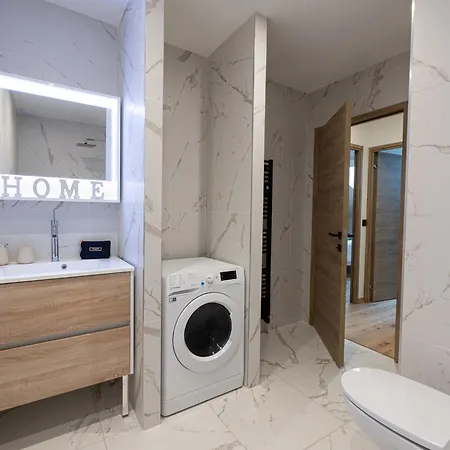 Appartement De Gamme A 1650 Avec Garage, Balcon Et Wifi - Fr-1-575-167 *