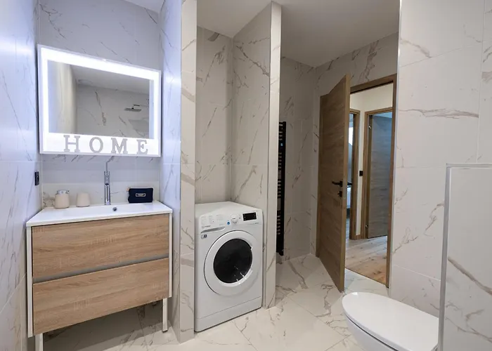 Daire De Gamme A 1650 Avec Garage, Balcon Et Wifi - Fr-1-575-167 *