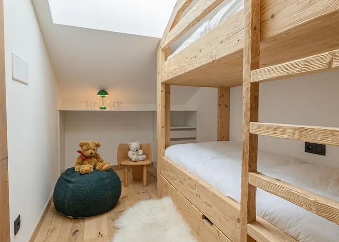 De Gamme A 1650 Avec Garage, Balcon Et Wifi - Fr-1-575-167 *